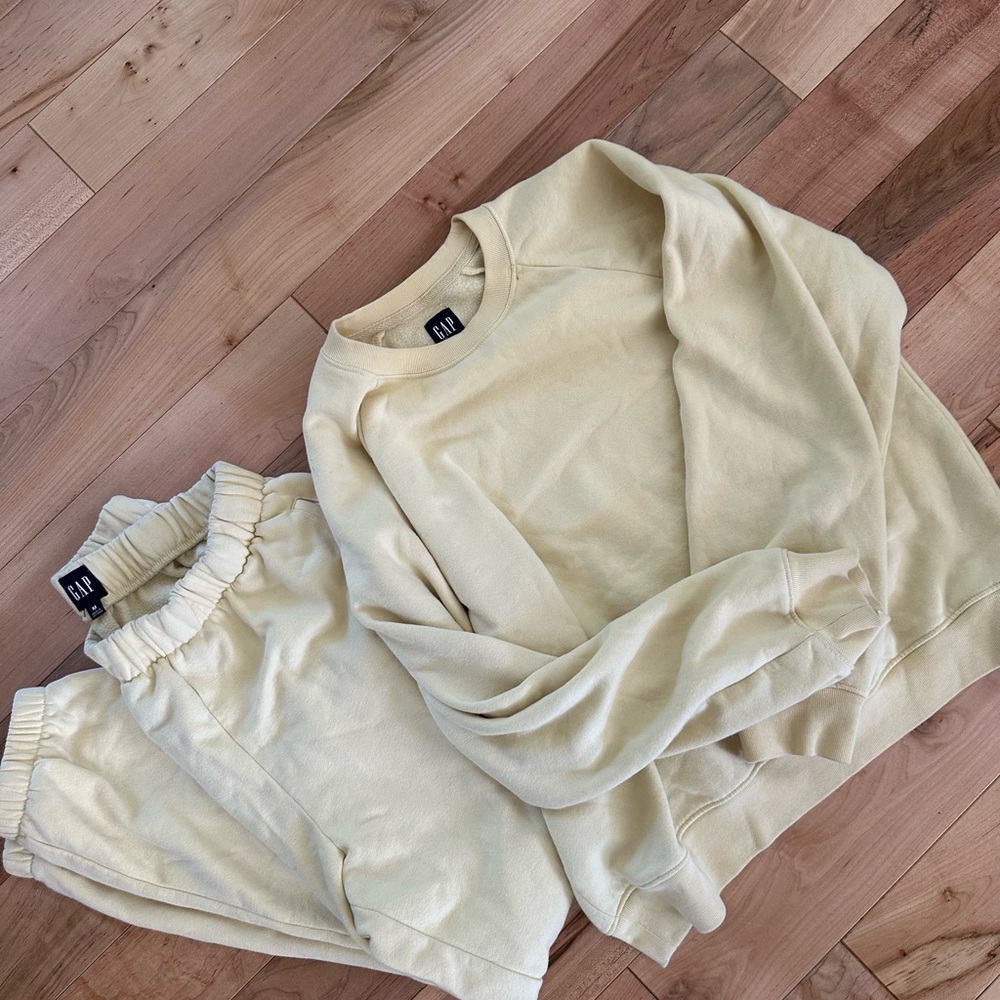 GAP yellow cream Lounge Set